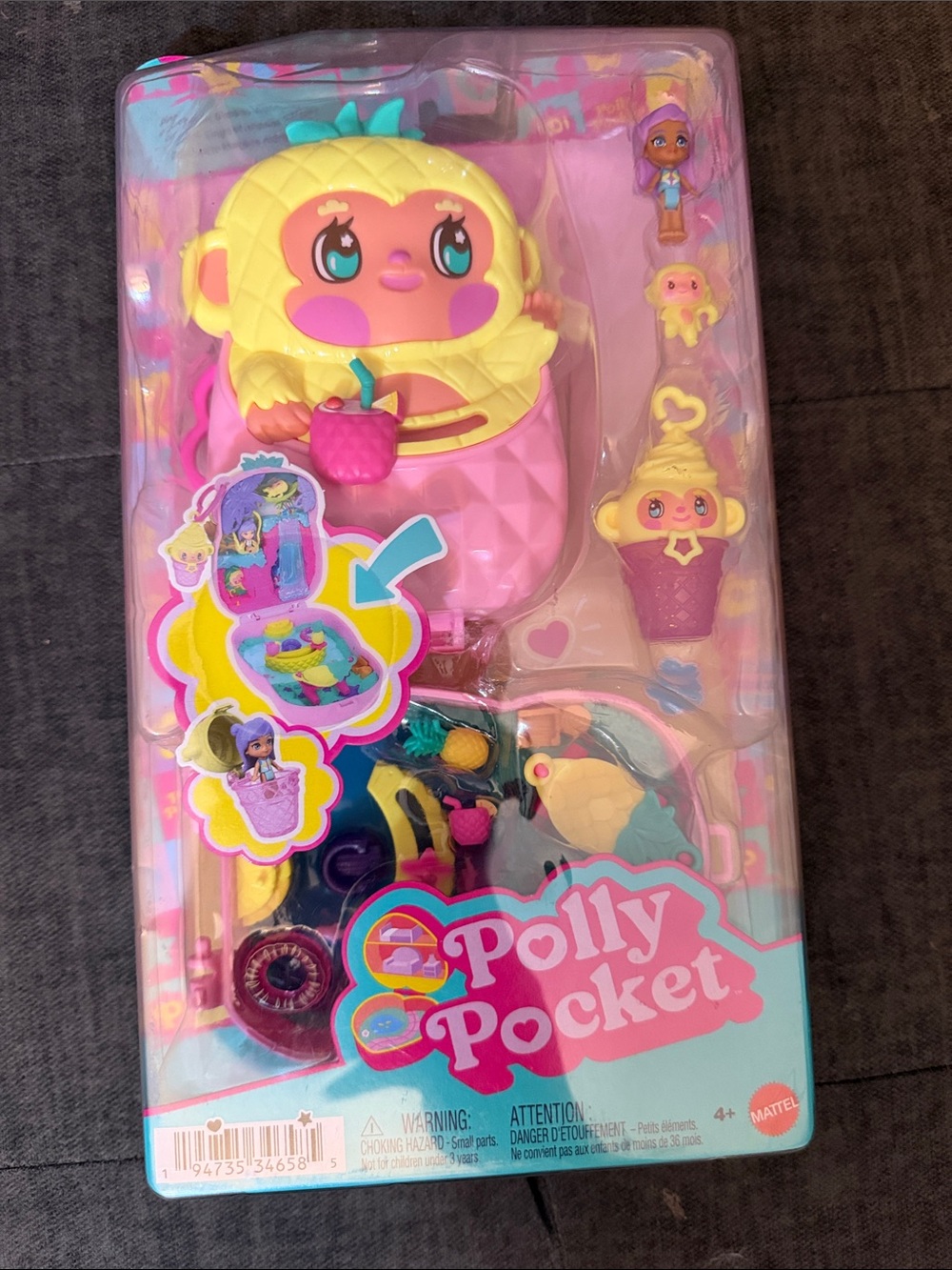 Polly pocket doll and play set
